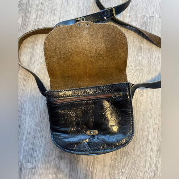 Hand made leather cross body bag - Picture 3 of 6